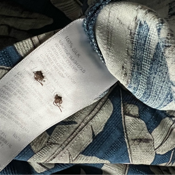Tommy Bahama Mens Big and Tall Blue Leaf Print Casual Shirt. size 2XB - Picture 6 of 7